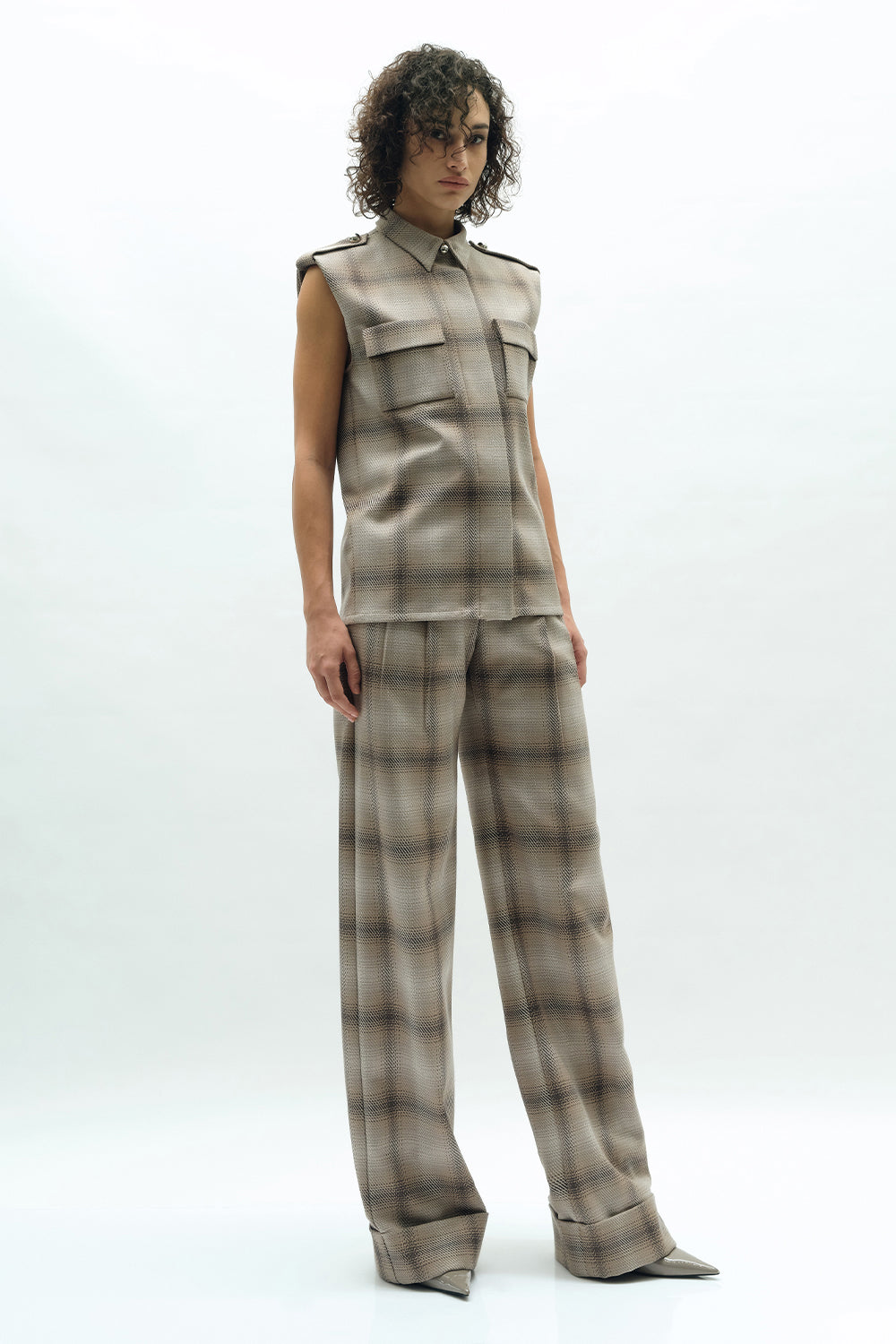 VICKTEERUT Front Pleat Plaid Trousers กางเกงขาตรง จีบหน้า ผ้าลายตาราง