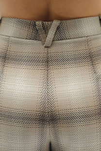 VICKTEERUT Front Pleat Plaid Trousers กางเกงขาตรง จีบหน้า ผ้าลายตาราง