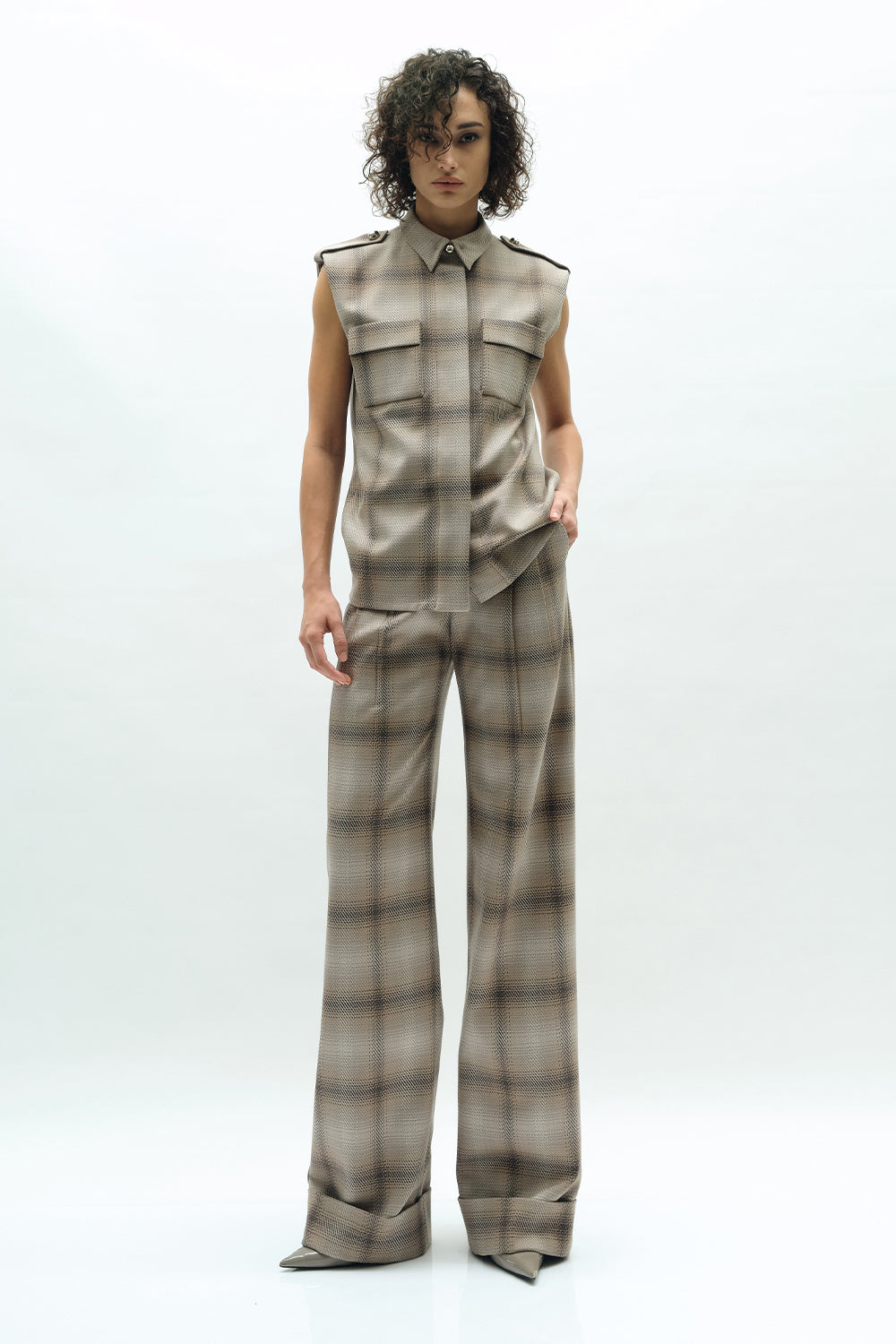 VICKTEERUT Front Pleat Plaid Trousers กางเกงขาตรง จีบหน้า ผ้าลายตาราง