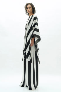 VICKTEERUT Wide Leg Stripe Trousers กางเกงขาบาน ลายทาง