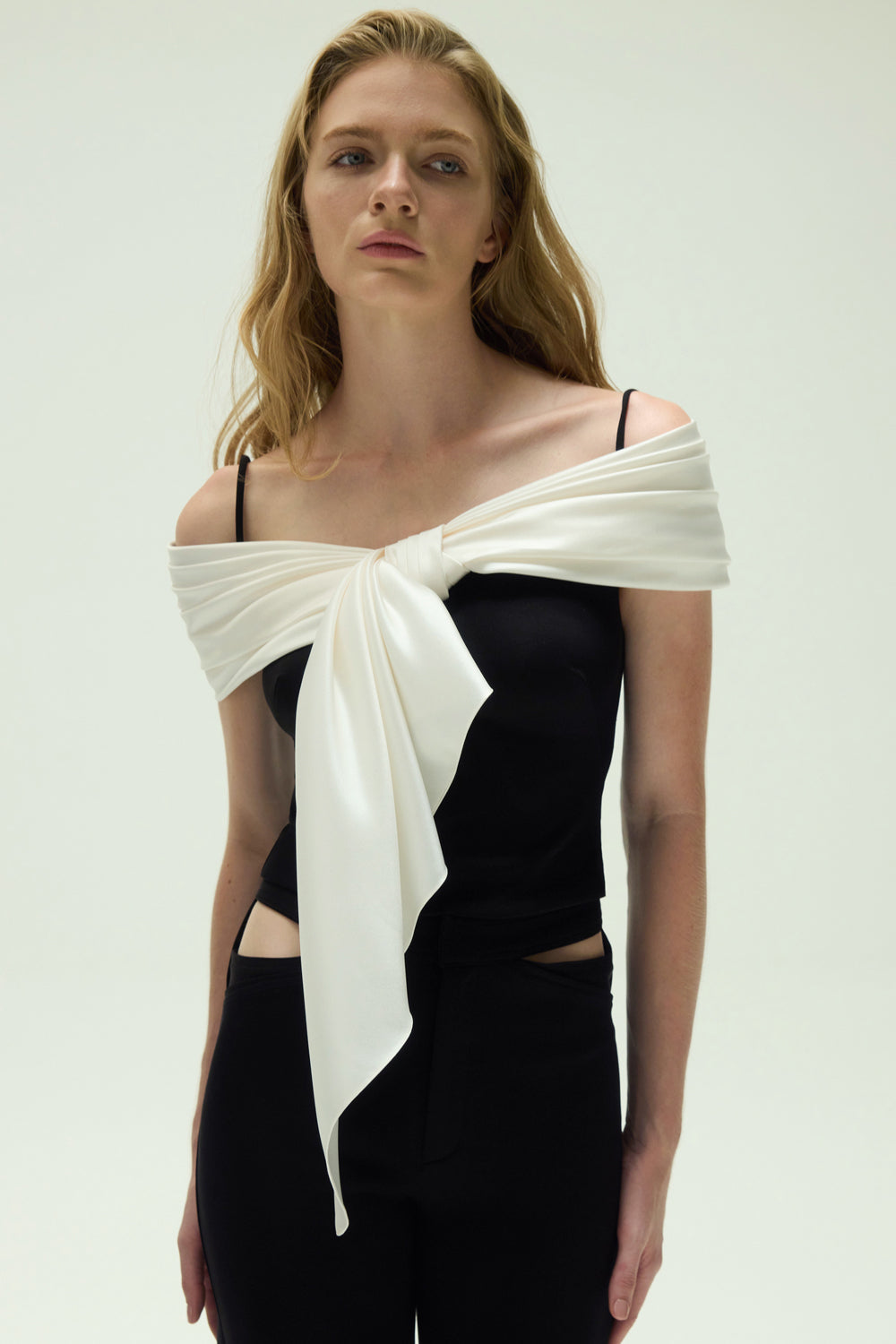 VICKTEERUT Off Shoulder Blouse with Contrast Drape Detail เสื้อเปิดไหล่ ตกแต่งเดรป