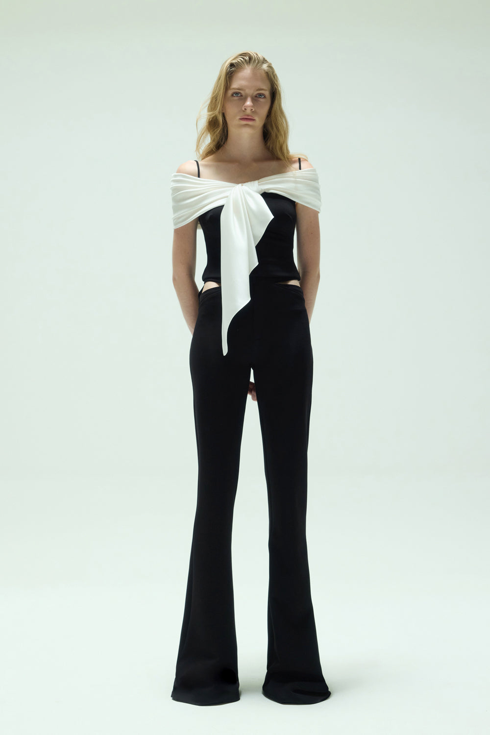 VICKTEERUT Off Shoulder Blouse with Contrast Drape Detail เสื้อเปิดไหล่ ตกแต่งเดรป