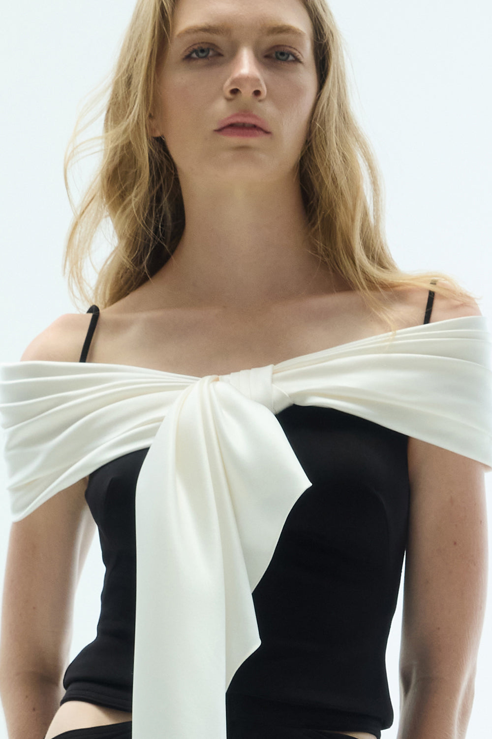 VICKTEERUT Off Shoulder Blouse with Contrast Drape Detail เสื้อเปิดไหล่ ตกแต่งเดรป