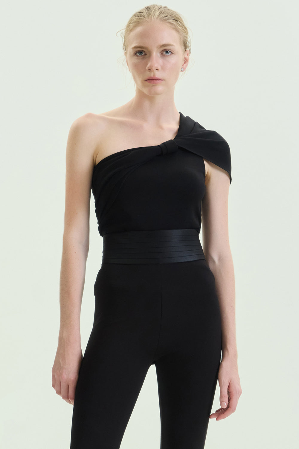 VICKTEERUT One Shoulder Drpae Blouse เสื้อไหล่เดียว ตกแต่งเดรป