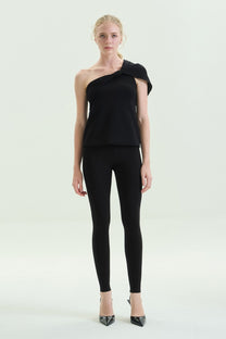 VICKTEERUT One Shoulder Drpae Blouse เสื้อไหล่เดียว ตกแต่งเดรป