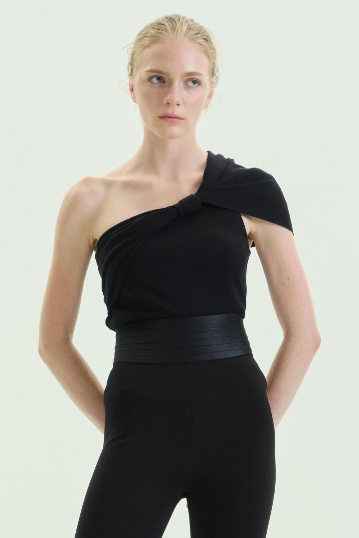 VICKTEERUT One Shoulder Drpae Blouse เสื้อไหล่เดียว ตกแต่งเดรป