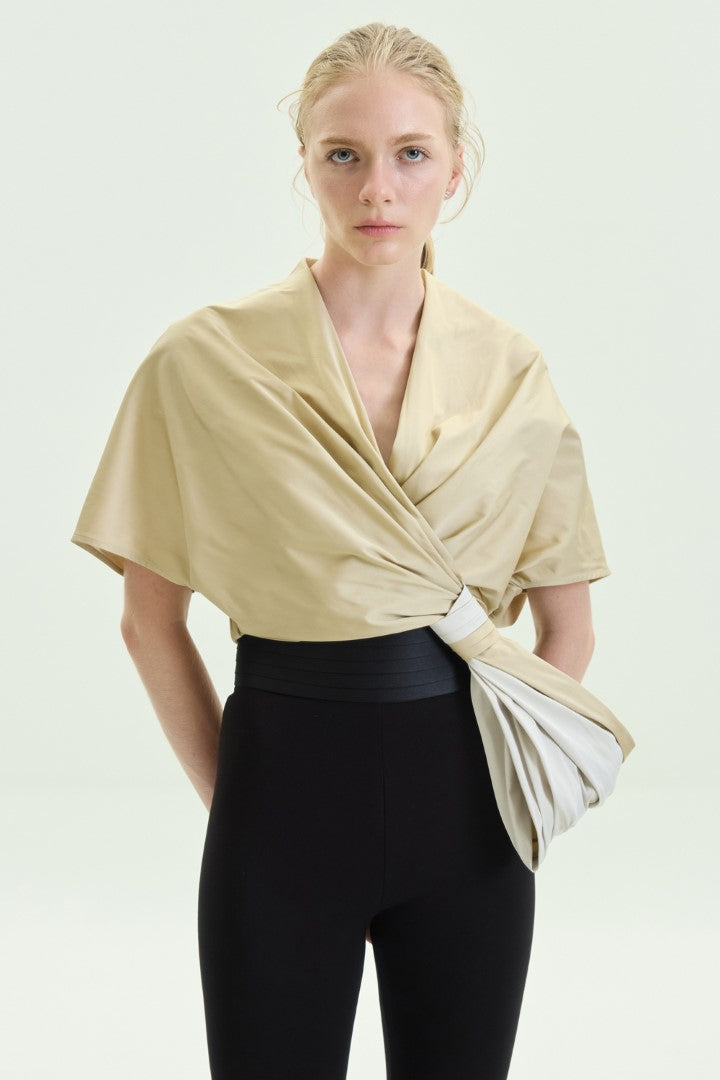 VICKTEERUT Short Sleeve Cropped Blouse with Drape Detail เสื้อครอป แขนสั้น ตกแต่งเดรป