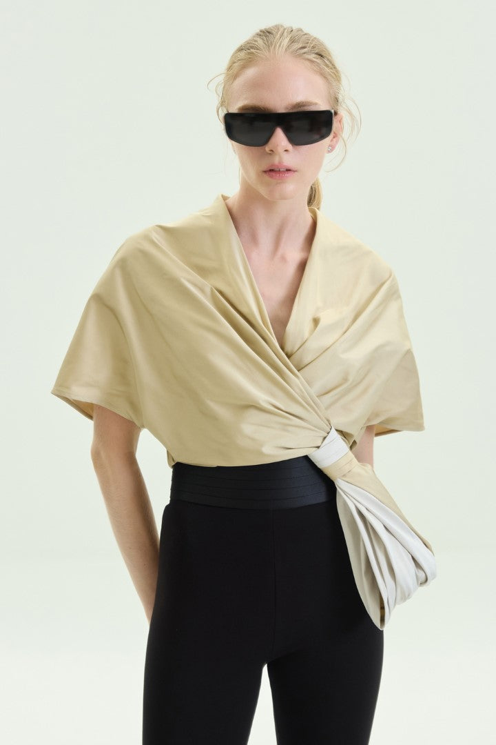 VICKTEERUT Short Sleeve Cropped Blouse with Drape Detail เสื้อครอป แขนสั้น ตกแต่งเดรป