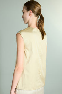 VICKTEERUT Sleeveless Blouse with Drape Detail เสื้อแขนกุด ตกแต่งเดรป