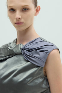 VICKTEERUT Sleeveless Blouse with Drape Detail เสื้อแขนกุด ตกแต่งเดรป