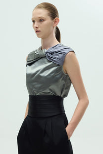 VICKTEERUT Sleeveless Blouse with Drape Detail เสื้อแขนกุด ตกแต่งเดรป
