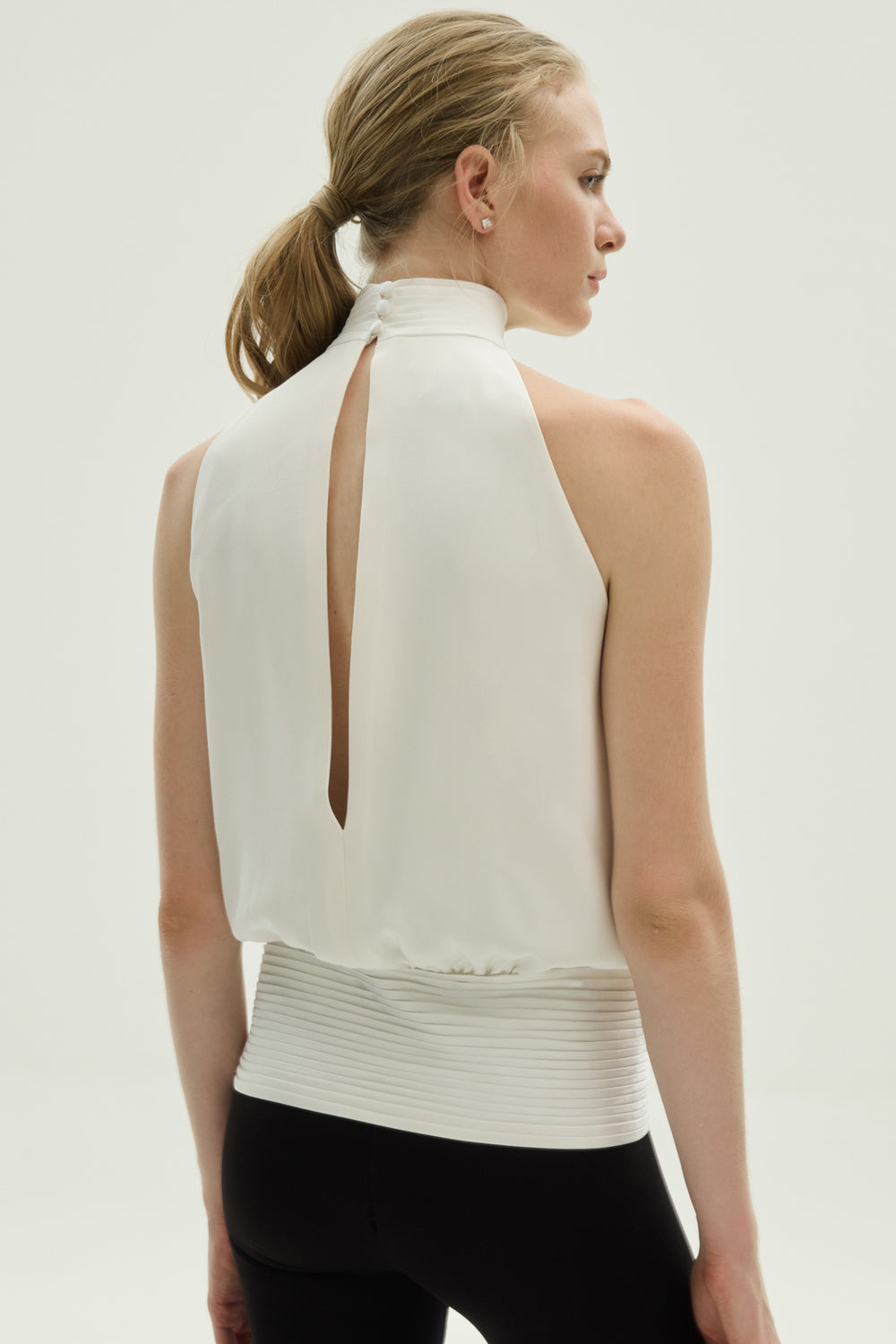VICKTEERUT Halter Neck Blouse with Tuck Pleat Detail เสื้อคล้องคอ คอปีน ตีเกล็ด
