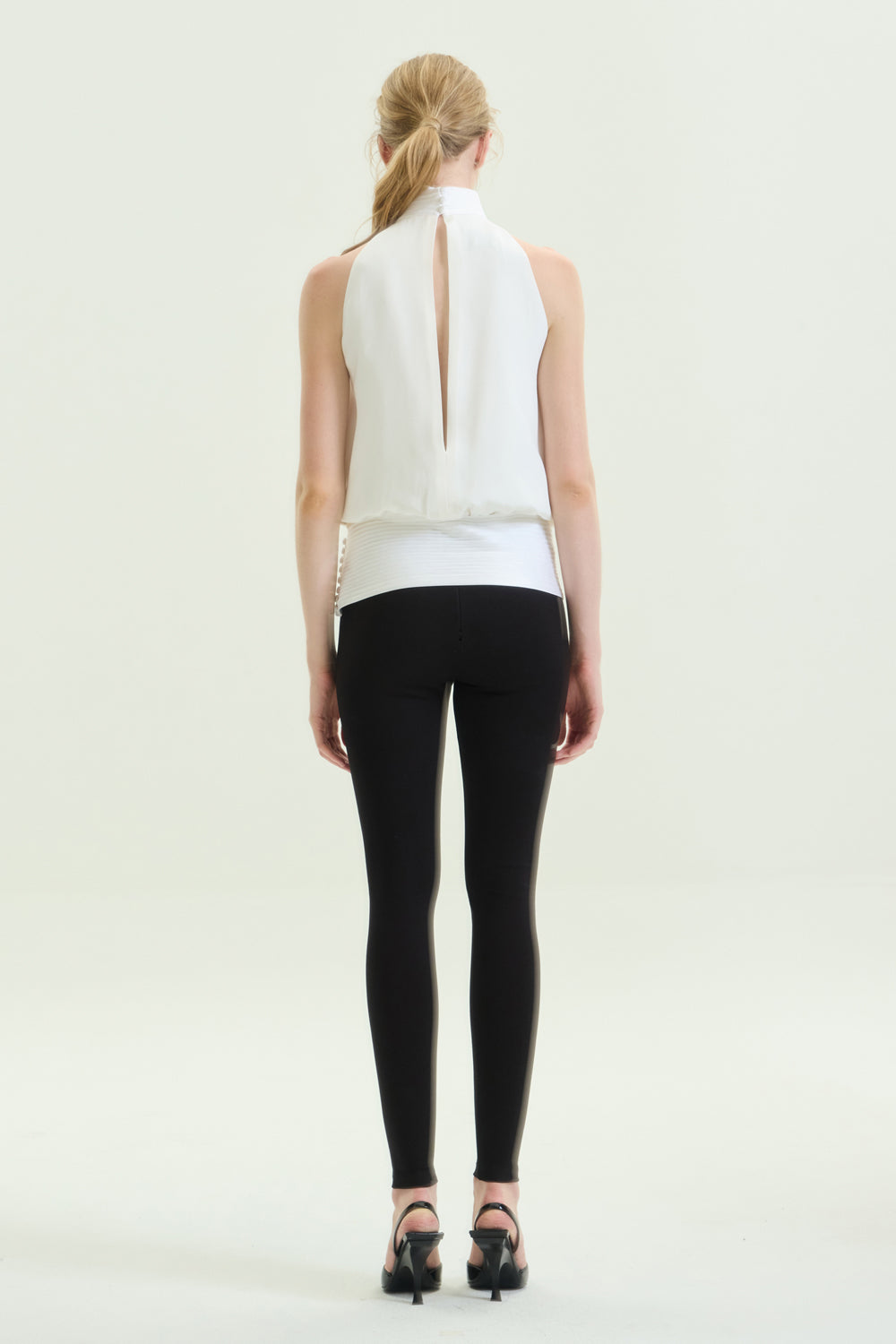 VICKTEERUT Halter Neck Blouse with Tuck Pleat Detail เสื้อคล้องคอ คอปีน ตีเกล็ด