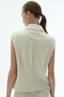 VICKTEERUT Sleeveless Collar Blouse with Zip Detail  เสื้อแขนกุด คอปก ตกแต่งซิป