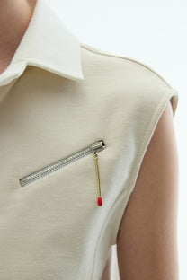 VICKTEERUT Sleeveless Collar Blouse with Zip Detail  เสื้อแขนกุด คอปก ตกแต่งซิป