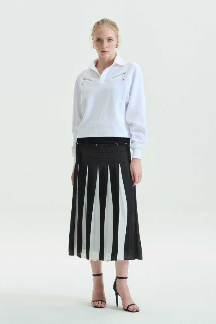 VICKTEERUT Long Sleeve Collar Blouse with Zip Detail เสื้อแขนยาว คอปก ตกแต่งซิป