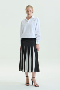VICKTEERUT Long Sleeve Collar Blouse with Zip Detail เสื้อแขนยาว คอปก ตกแต่งซิป