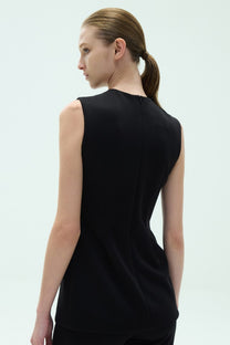 VICKTEERUT Sleeveless Blouse with Sculptural  Fabric Roll เสื้อแขนกุด ตกแต่งผ้าม้วน