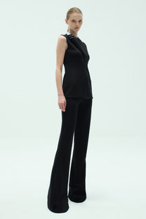 VICKTEERUT Sleeveless Blouse with Sculptural  Fabric Roll เสื้อแขนกุด ตกแต่งผ้าม้วน