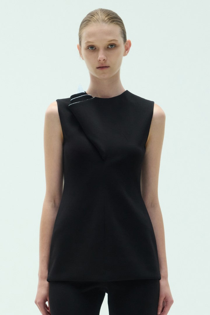 VICKTEERUT Sleeveless Blouse with Sculptural  Fabric Roll เสื้อแขนกุด ตกแต่งผ้าม้วน