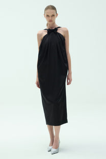 VICKTEERUT Halter Neck Cocoon Dress with Bow Detail เดรสคล้องคอ เดรสมิดิ ตกแต่งโบว์