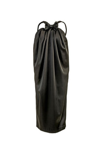 VICKTEERUT Halter Neck Cocoon Dress with Bow Detail เดรสคล้องคอ เดรสมิดิ ตกแต่งโบว์