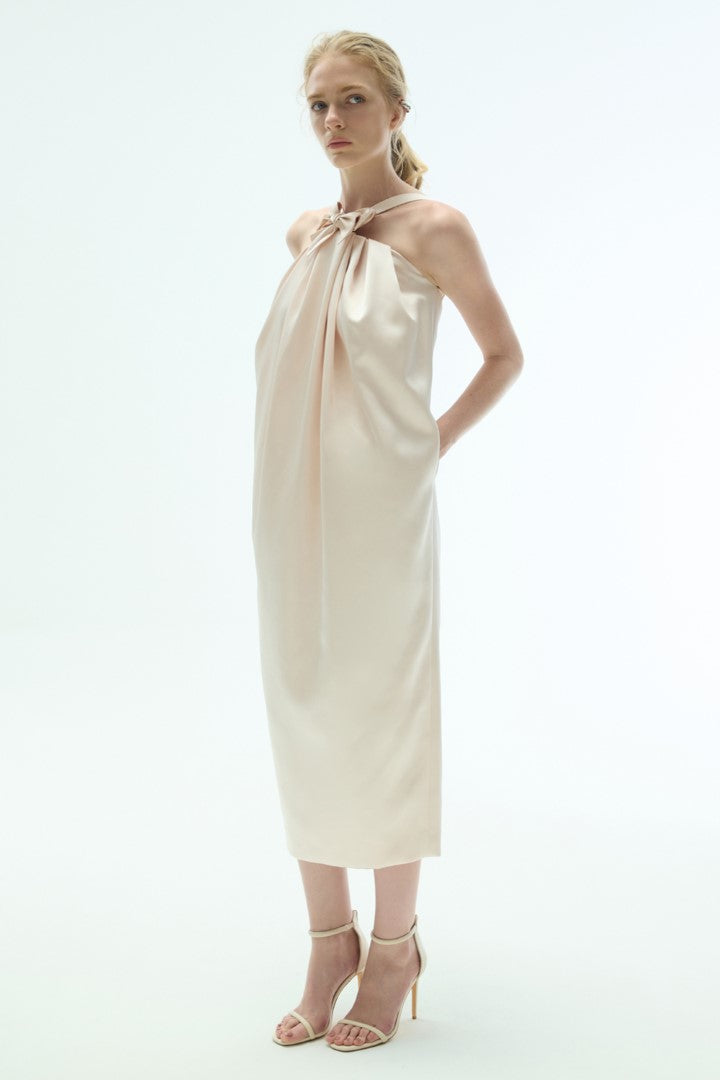 VICKTEERUT Halter Neck Cocoon Dress with Bow Detail เดรสคล้องคอ เดรสมิดิ ตกแต่งโบว์