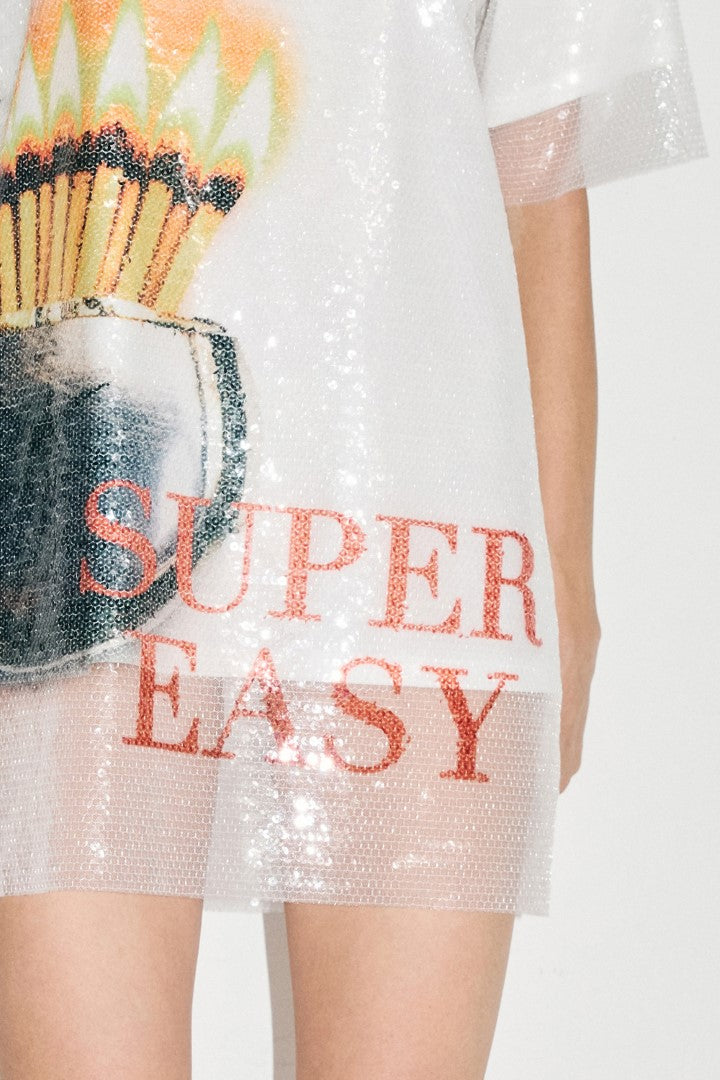 VICKTEERUT Oversized Short-Sleeve Sequinned Blouse เสื้อแขนสั้น ทรงโอเวอร์ไซส์ ปักเลื่อม พิมพ์ลาย