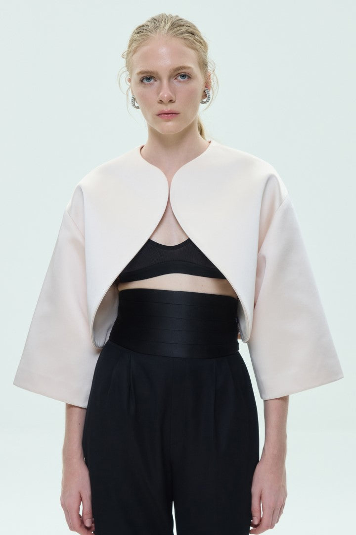 VICKTEERUT Cropped Three-Quarter Sleeve Jacket เสื้อแจ๊คเก็ตตัวสั้น แขนสามส่วน