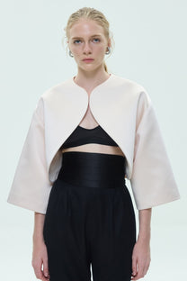 VICKTEERUT Cropped Three-Quarter Sleeve Jacket เสื้อแจ๊คเก็ตตัวสั้น แขนสามส่วน