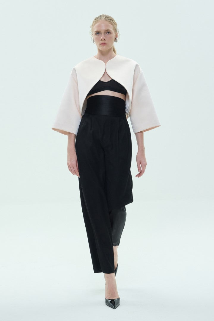 VICKTEERUT Cropped Three-Quarter Sleeve Jacket เสื้อแจ๊คเก็ตตัวสั้น แขนสามส่วน