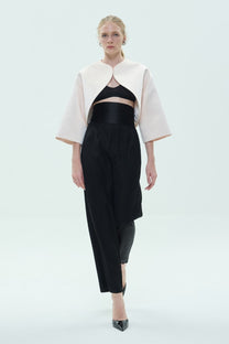 VICKTEERUT Cropped Three-Quarter Sleeve Jacket เสื้อแจ๊คเก็ตตัวสั้น แขนสามส่วน