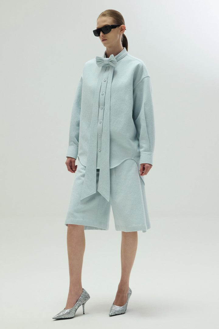 VICKTEERUT Oversized Long Sleeve Blouse with Bow Detail เสื้อแขนยาว ทรงโอเวอร์ไซส์ ตกแต่งโบว์