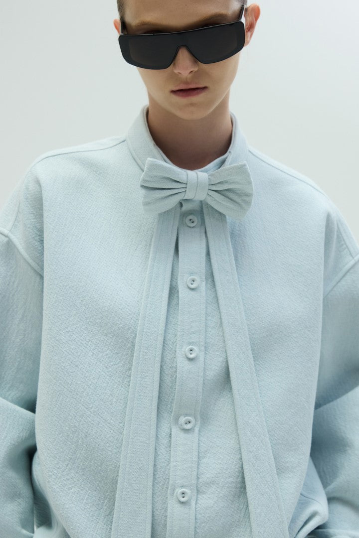 VICKTEERUT Oversized Long Sleeve Blouse with Bow Detail เสื้อแขนยาว ทรงโอเวอร์ไซส์ ตกแต่งโบว์