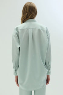 VICKTEERUT Oversized Long Sleeve Blouse with Bow Detail เสื้อแขนยาว ทรงโอเวอร์ไซส์ ตกแต่งโบว์