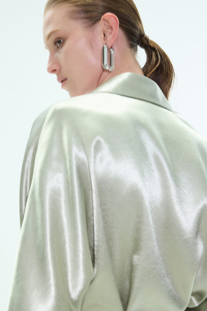 VICKTEERUT Batwing Sleeve Shirt เสื้อเชิ้ต แขนยาว แขนค้างคาว