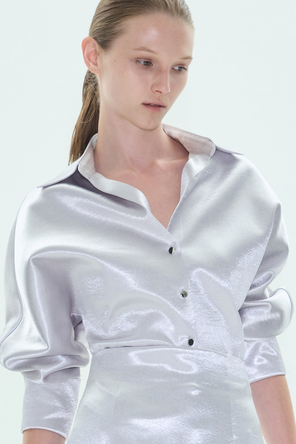 VICKTEERUT Batwing Sleeve Shirt เสื้อเชิ้ต แขนยาว แขนค้างคาว