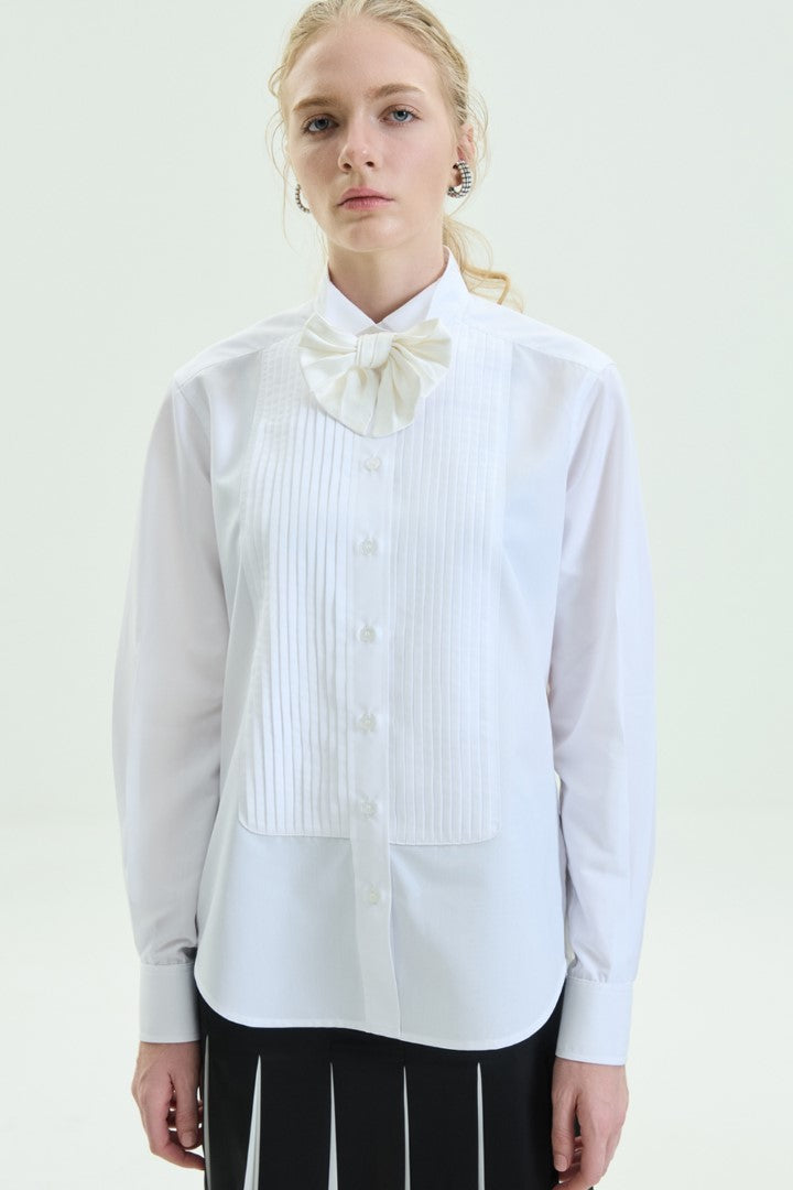 VICKTEERUT Oversized Tuxedo Bib Shirt with Detachable Bow เสื้อเชิ้ต แขนยาว ปกทักซีโด ทรงโอเวอร์ไซส์ ตกแต่งโบว์ถอดออกได้