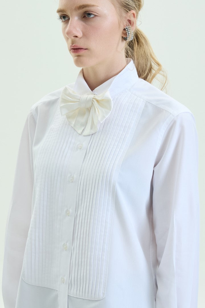 VICKTEERUT Oversized Tuxedo Bib Shirt with Detachable Bow เสื้อเชิ้ต แขนยาว ปกทักซีโด ทรงโอเวอร์ไซส์ ตกแต่งโบว์ถอดออกได้
