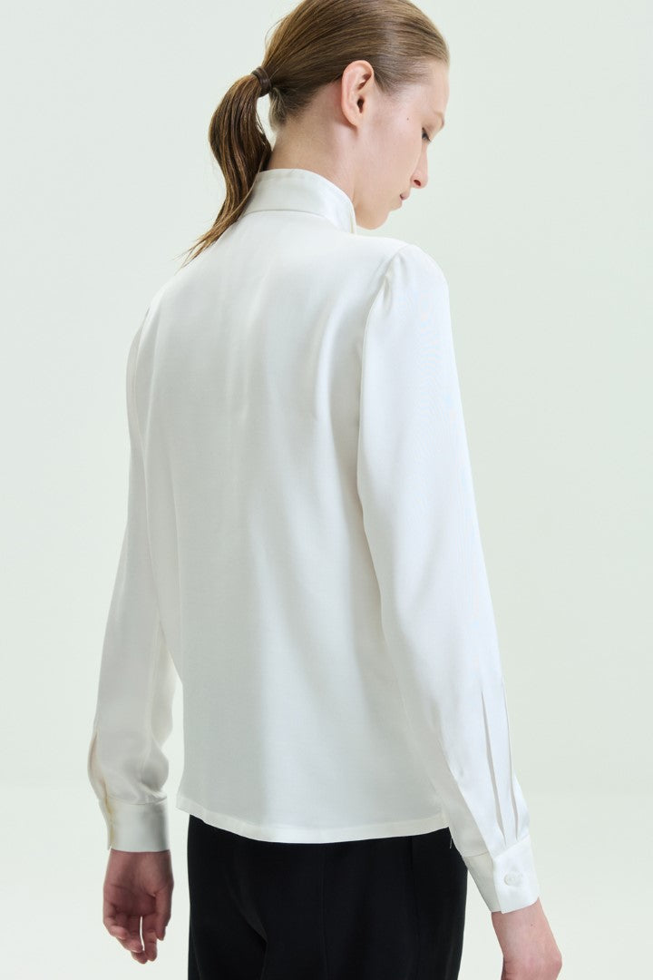 VICKTEERUT Long Sleeve Tuxedo Bib Shirt with Detachable Bow เสื้อเชิ้ต แขนยาว ปกทักซีโด ตกแต่งโบว์ถอดออกได้