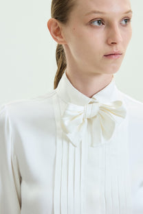 VICKTEERUT Long Sleeve Tuxedo Bib Shirt with Detachable Bow เสื้อเชิ้ต แขนยาว ปกทักซีโด ตกแต่งโบว์ถอดออกได้