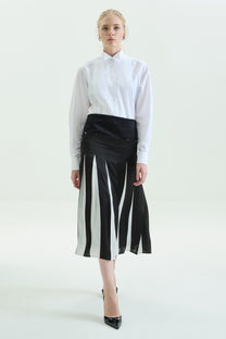 VICKTEERUT Pleated Midi Skirt กระโปรงจีบ สีขาวดำ