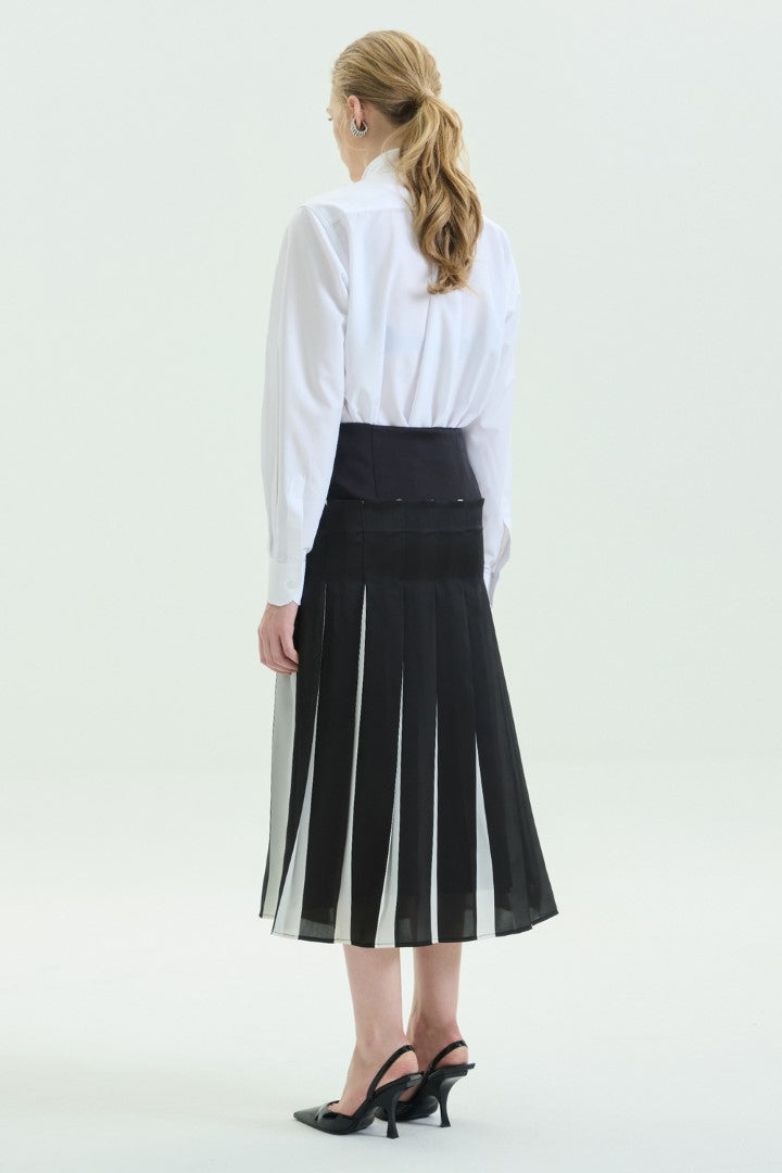 VICKTEERUT Pleated Midi Skirt กระโปรงจีบ สีขาวดำ
