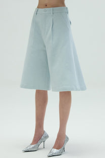 VICKTEERUT Three-Quarter Shorts with Front Pleats กางเกงขาสั้น ขาสามส่วน จีบหน้า