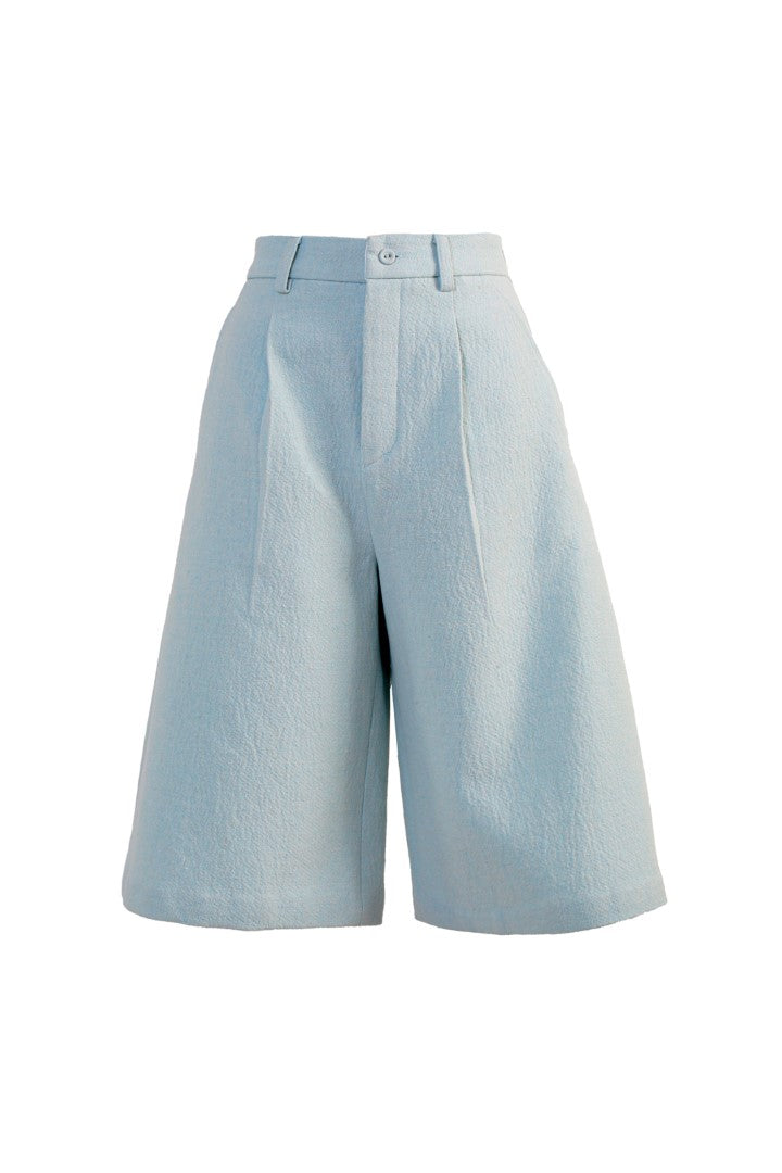 VICKTEERUT Three-Quarter Shorts with Front Pleats กางเกงขาสั้น ขาสามส่วน จีบหน้า