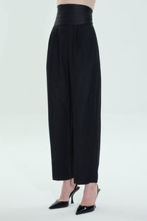 VICKTEERUT Front-Pleated Trousers with Detachable Cummerbund กางเกงขายาวจีบหน้า หร้อมขอบเอวตีเกล็ดถอดออกได้