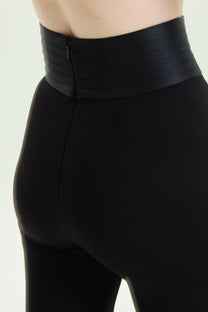 VICKTEERUT Skinny Trousers with Pleated Waistband กางเกงขายาว ทรงสกินนี่