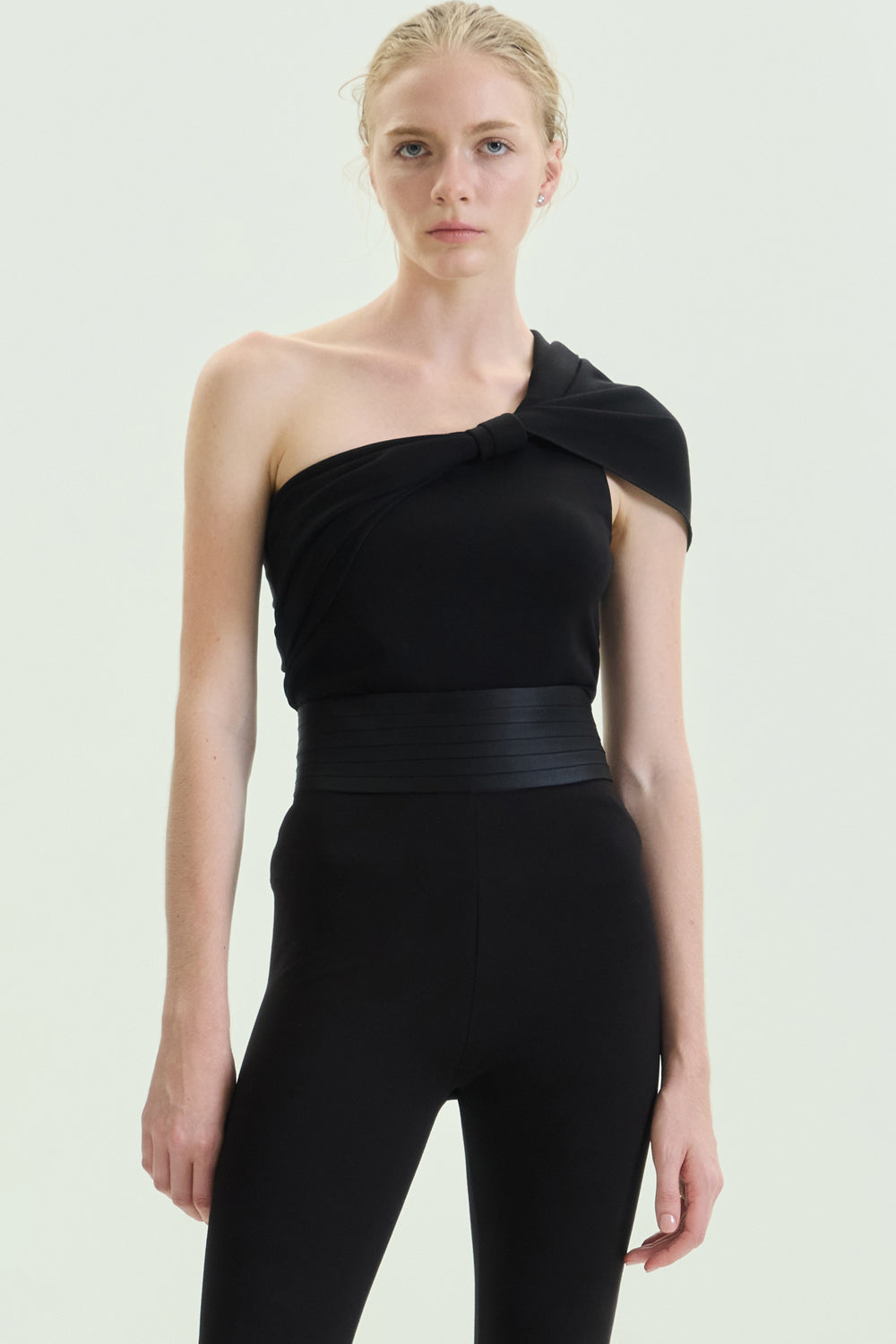 VICKTEERUT Skinny Trousers with Pleated Waistband กางเกงขายาว ทรงสกินนี่