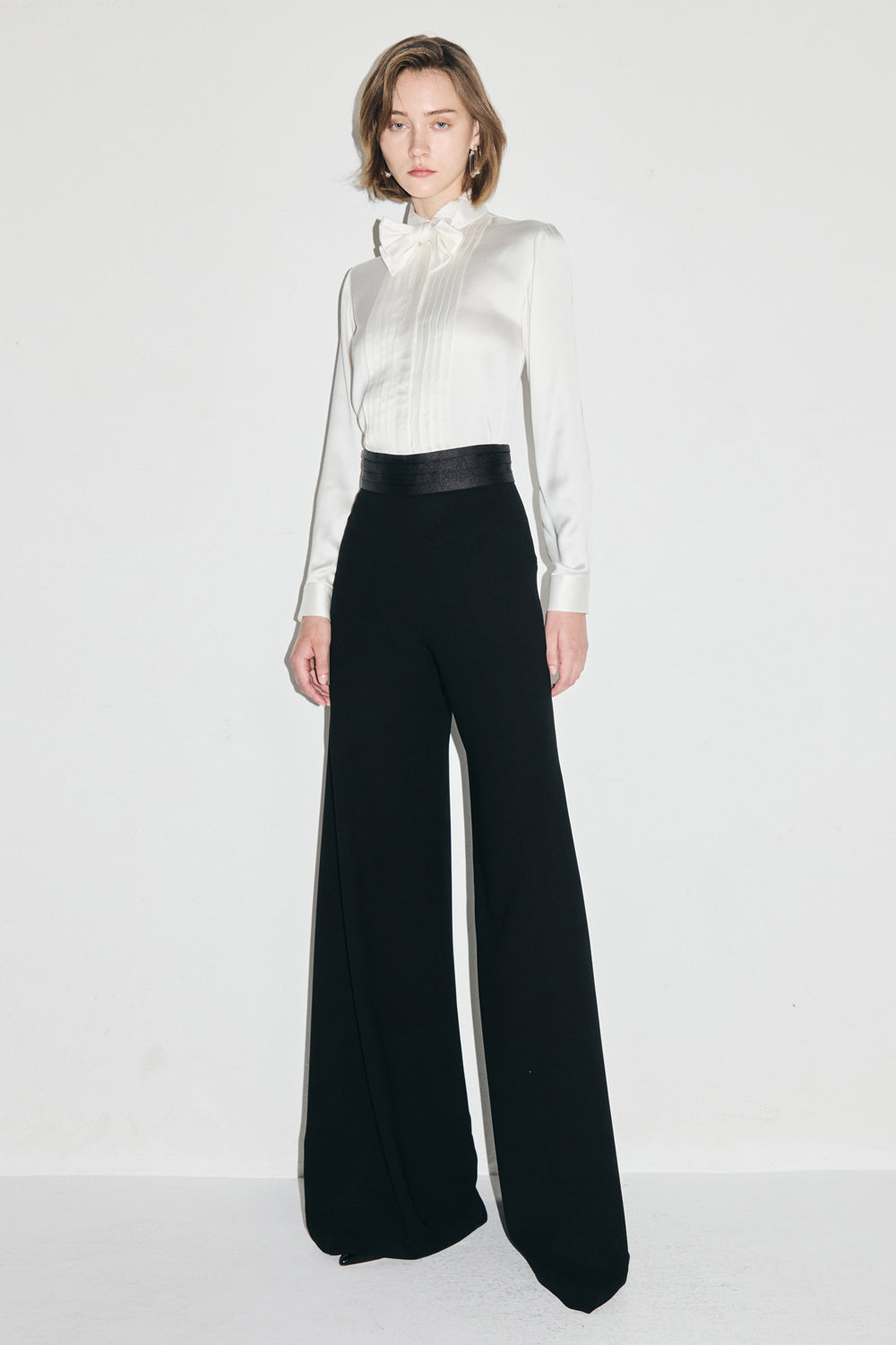 VICKTEERUT Wide Leg Trousers with Tuck Pleat Waistband กางเกงขาบาน ขอบเอวตีเกล็ด