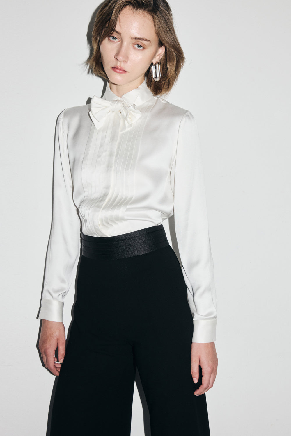 VICKTEERUT Wide Leg Trousers with Tuck Pleat Waistband กางเกงขาบาน ขอบเอวตีเกล็ด